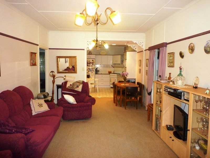 11 Minnis Street, Eastern Heights QLD 4305