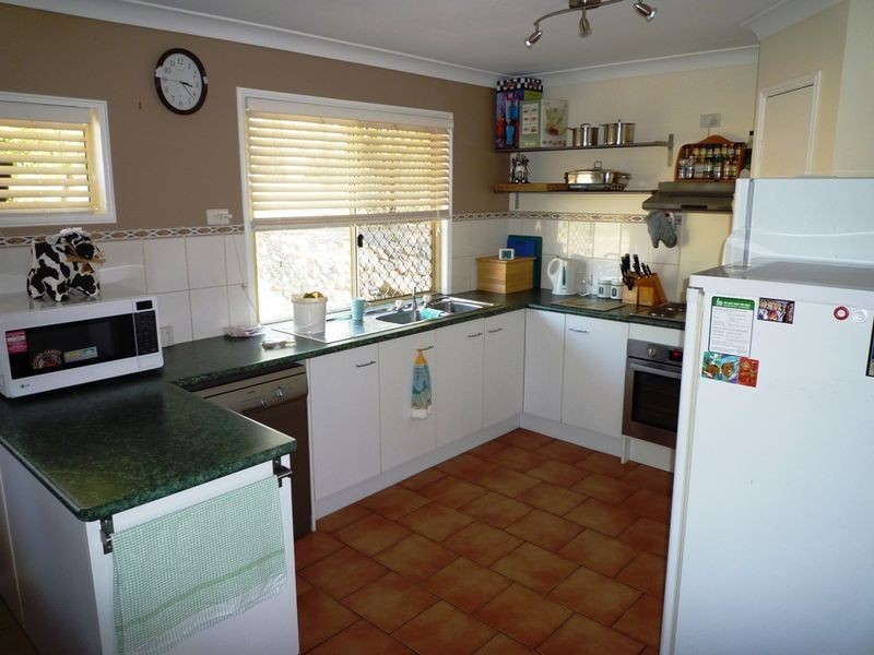 7 Crows Ash Court, Lowood QLD 4311