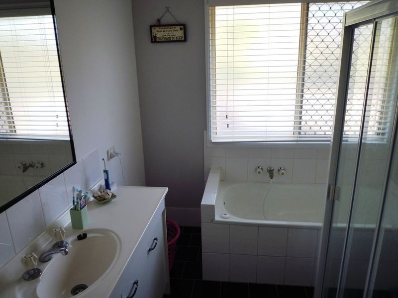 7 Crows Ash Court, Lowood QLD 4311