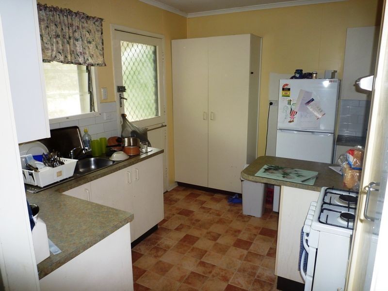 17 Flinders Drive, Leichhardt QLD 4305