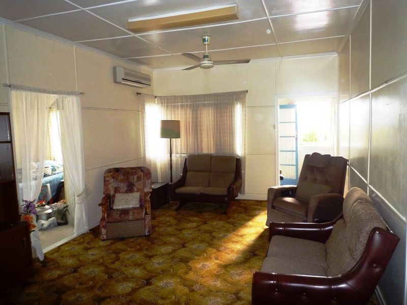 24 Grange Road, Silkstone QLD 4304