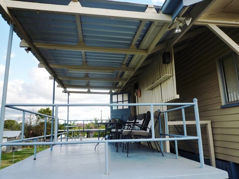 24 Grange Road, Silkstone QLD 4304