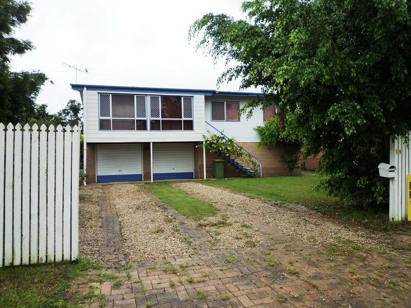 19 Selwyn Street, North Booval QLD 4304