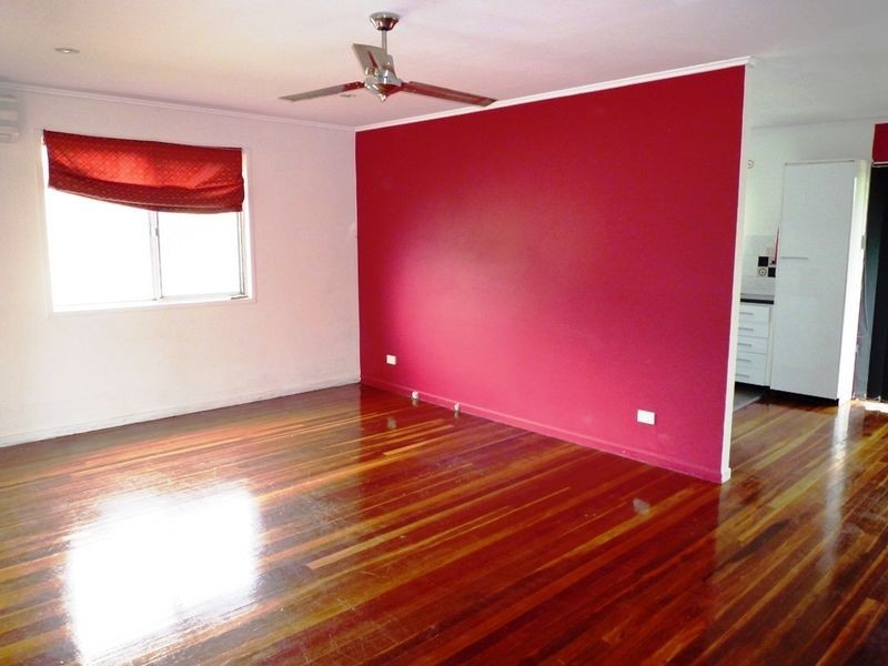 19 Selwyn Street, North Booval QLD 4304