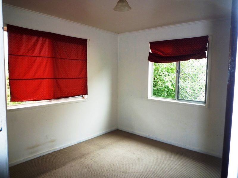 19 Selwyn Street, North Booval QLD 4304
