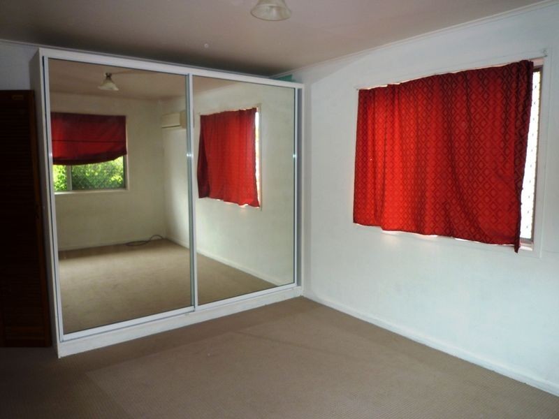 19 Selwyn Street, North Booval QLD 4304