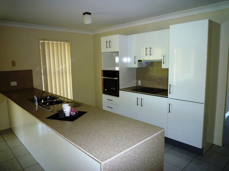 39 Powells Road, Yamanto QLD 4305