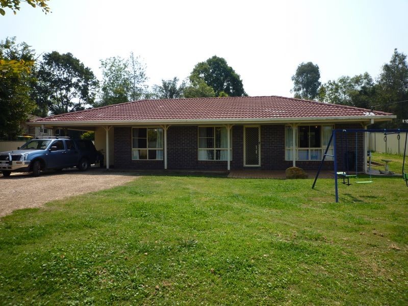 7 Sharp Lane, Walloon QLD 4306