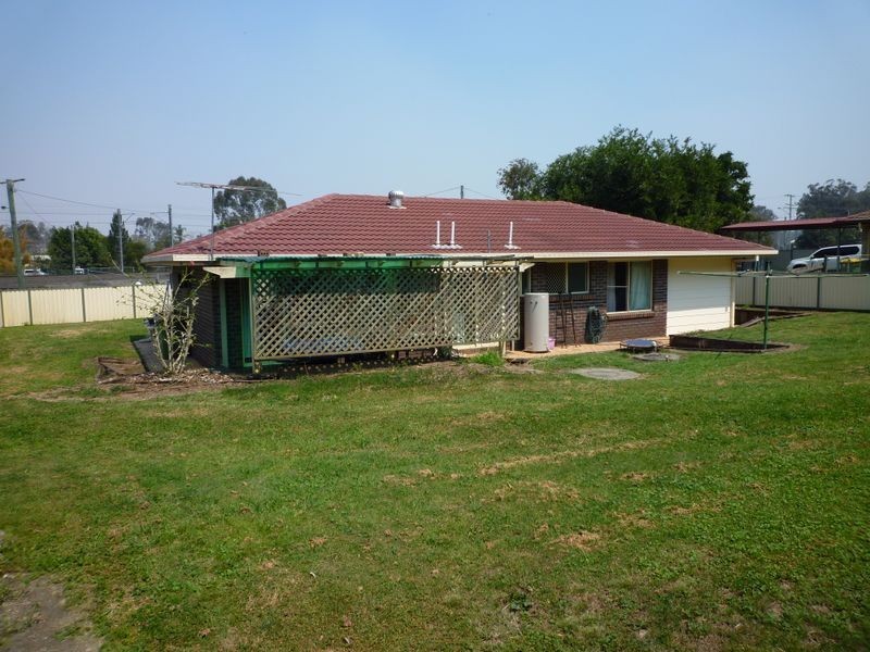 7 Sharp Lane, Walloon QLD 4306