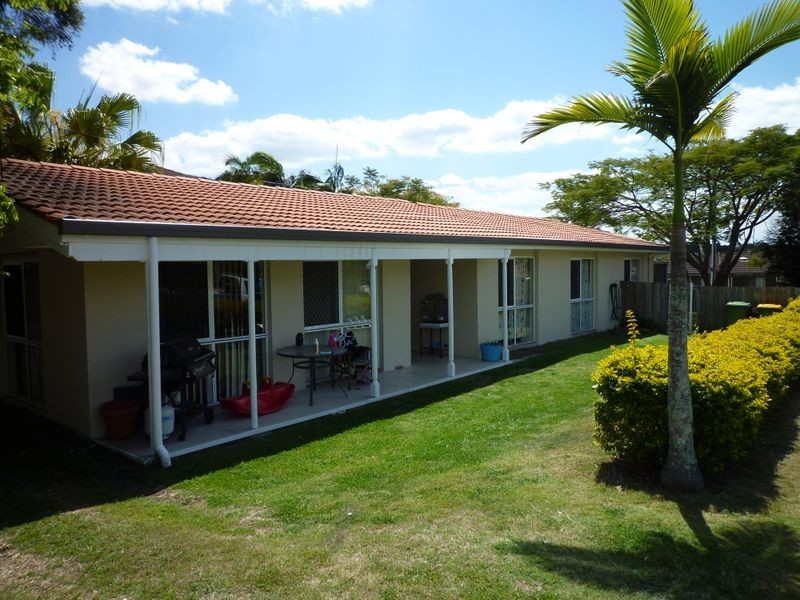 6 Ian Street, Eastern Heights QLD 4305