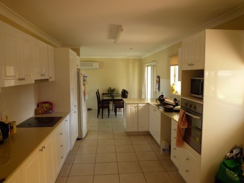 6 Ian Street, Eastern Heights QLD 4305