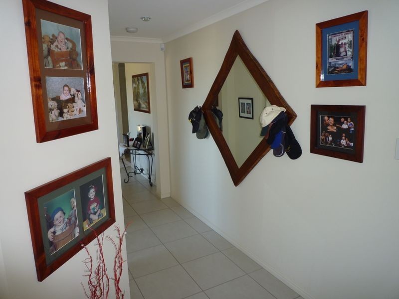 2 Lowien Close, Kensington Grove QLD 4341