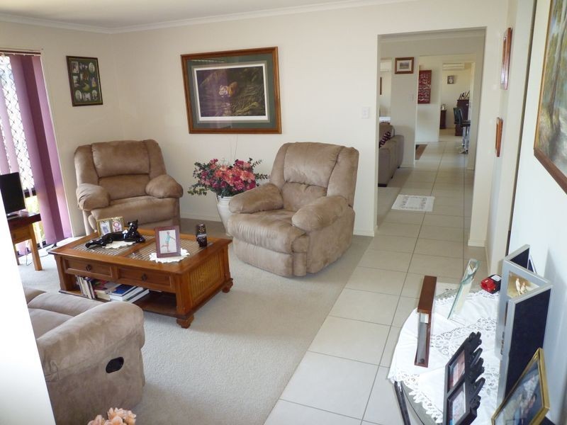 2 Lowien Close, Kensington Grove QLD 4341