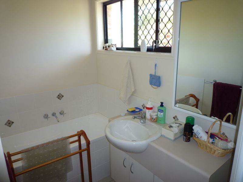 2 Lowien Close, Kensington Grove QLD 4341