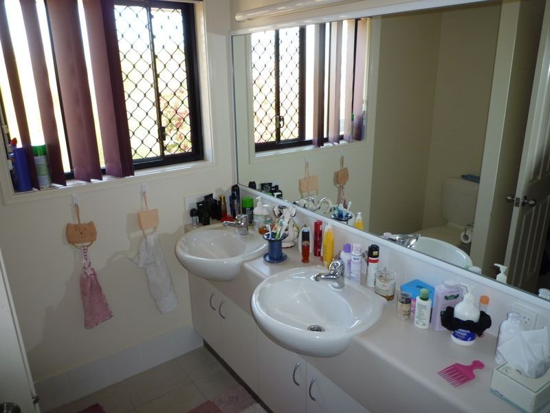 2 Lowien Close, Kensington Grove QLD 4341