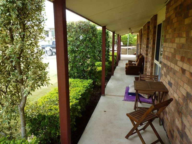 1 Louise Court, Silkstone QLD 4304