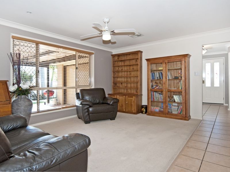 37 Sandalwood Drive, Yamanto QLD 4305