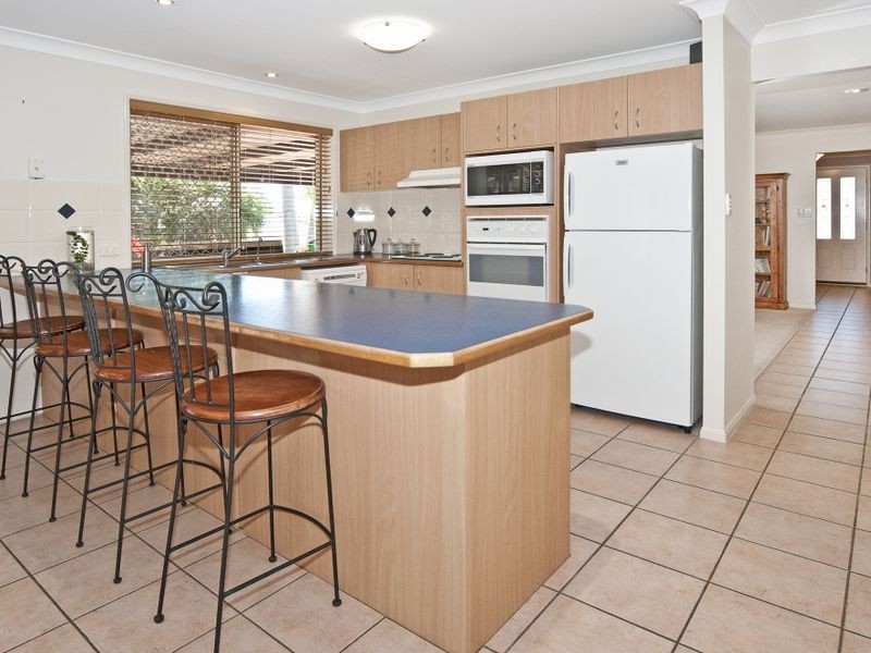 37 Sandalwood Drive, Yamanto QLD 4305