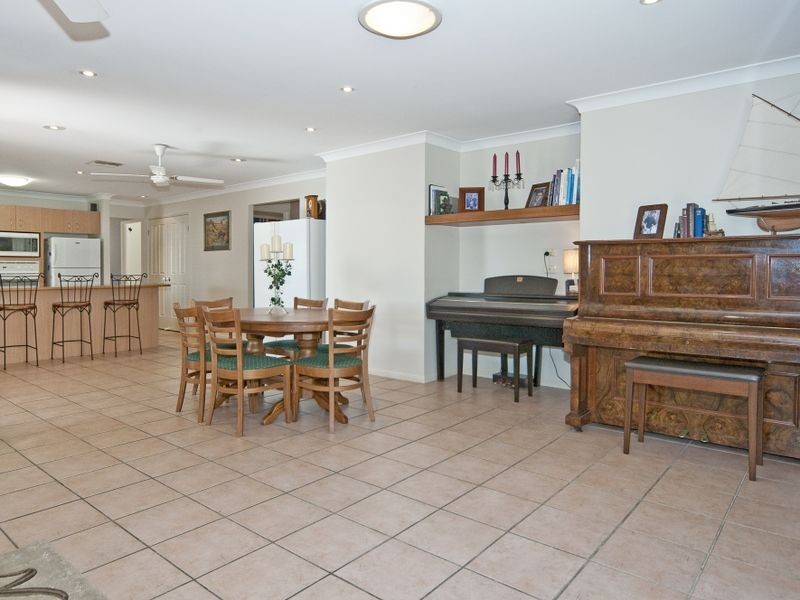 37 Sandalwood Drive, Yamanto QLD 4305