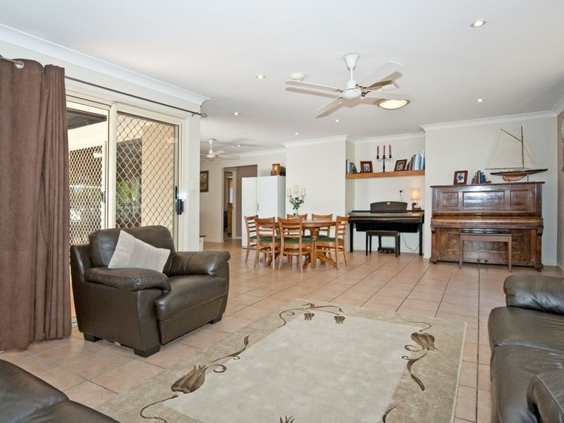 37 Sandalwood Drive, Yamanto QLD 4305