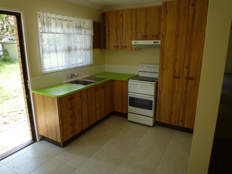 8 Barnes Circuit, Silkstone QLD 4304