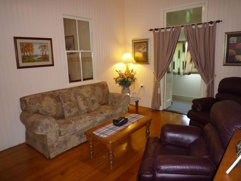 185 Blackstone Road, Silkstone QLD 4304