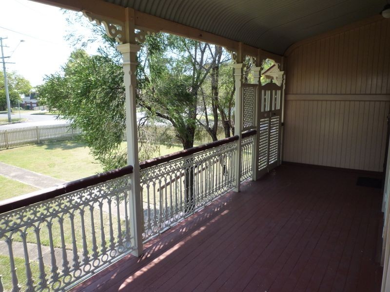 185 Blackstone Road, Silkstone QLD 4304