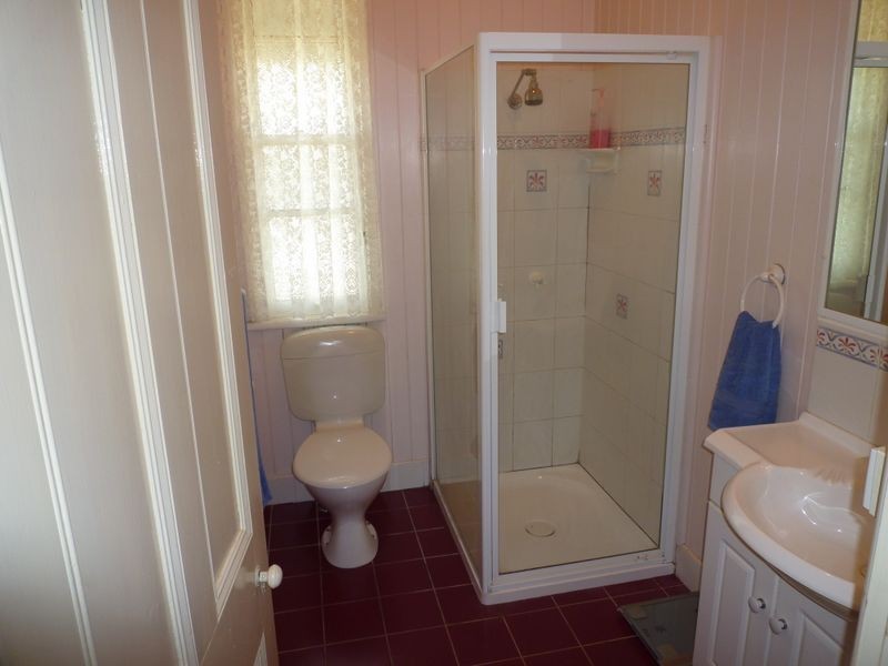 185 Blackstone Road, Silkstone QLD 4304