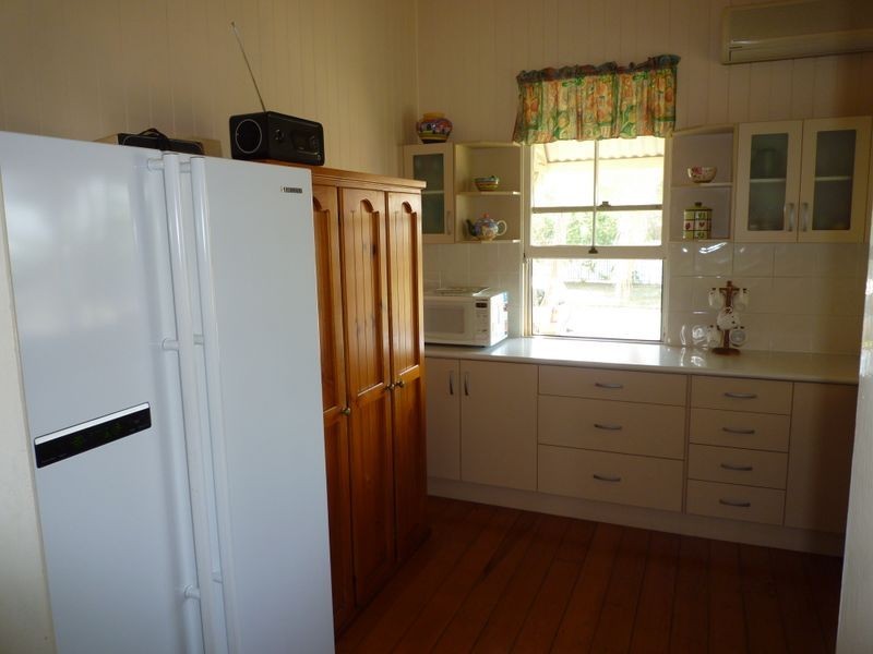 185 Blackstone Road, Silkstone QLD 4304