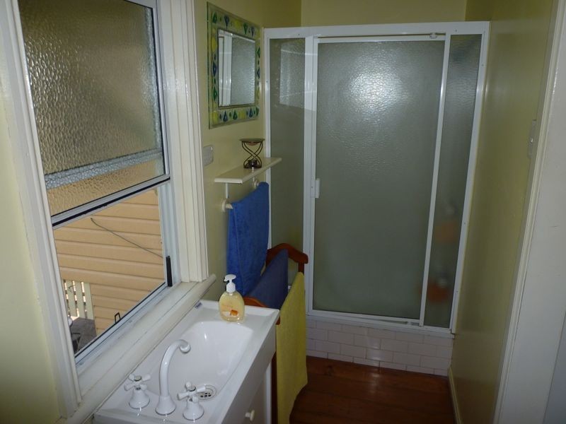 185 Blackstone Road, Silkstone QLD 4304