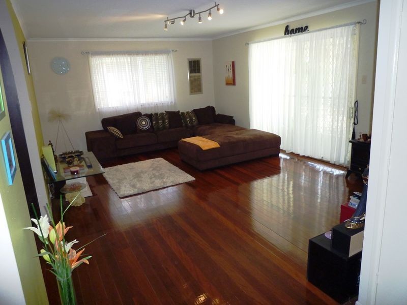 1 Aberdeen  Street, Bundamba QLD 4304