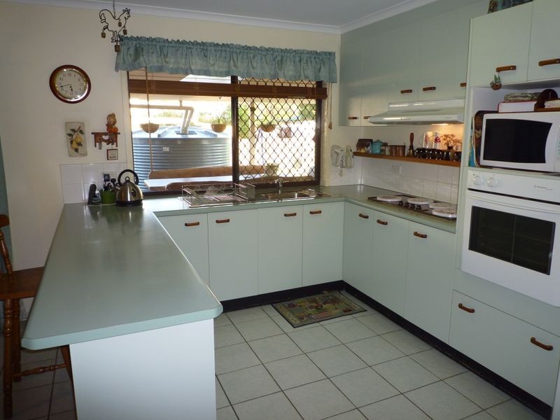 18 Sheppey Place, Yamanto QLD 4305