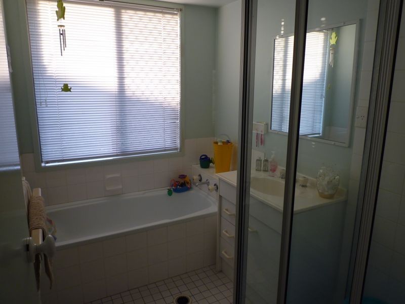 18 Sheppey Place, Yamanto QLD 4305