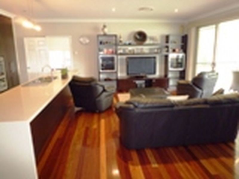 16 Junwood Court, Deebing Heights QLD 4306