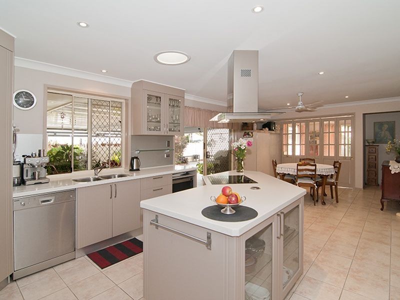 310 Whitehill Road, Flinders View QLD 4305