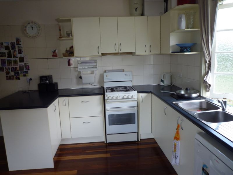 16 Vineyard street, One Mile QLD 4305