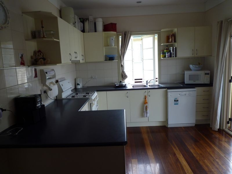 16 Vineyard street, One Mile QLD 4305