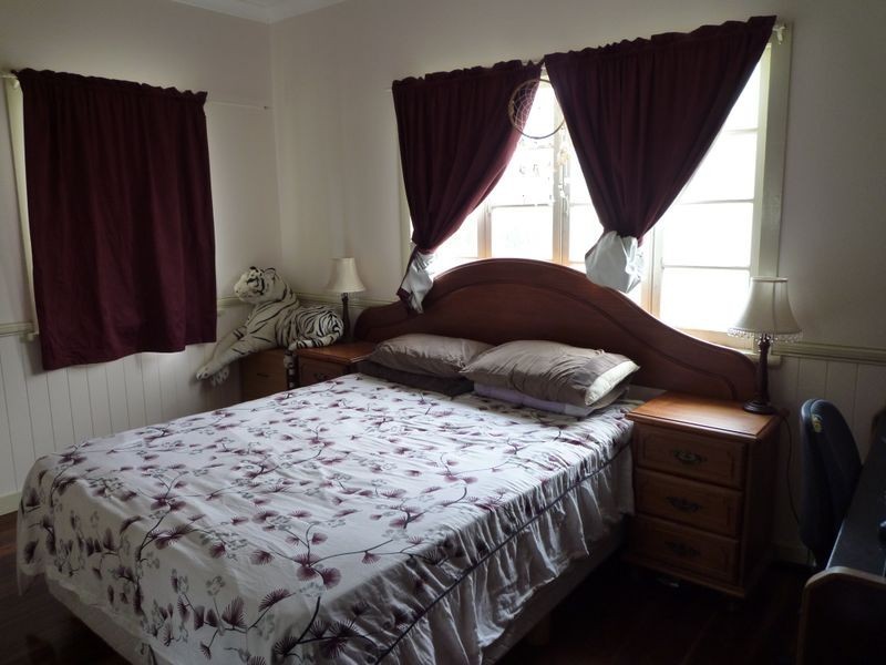 16 Vineyard street, One Mile QLD 4305