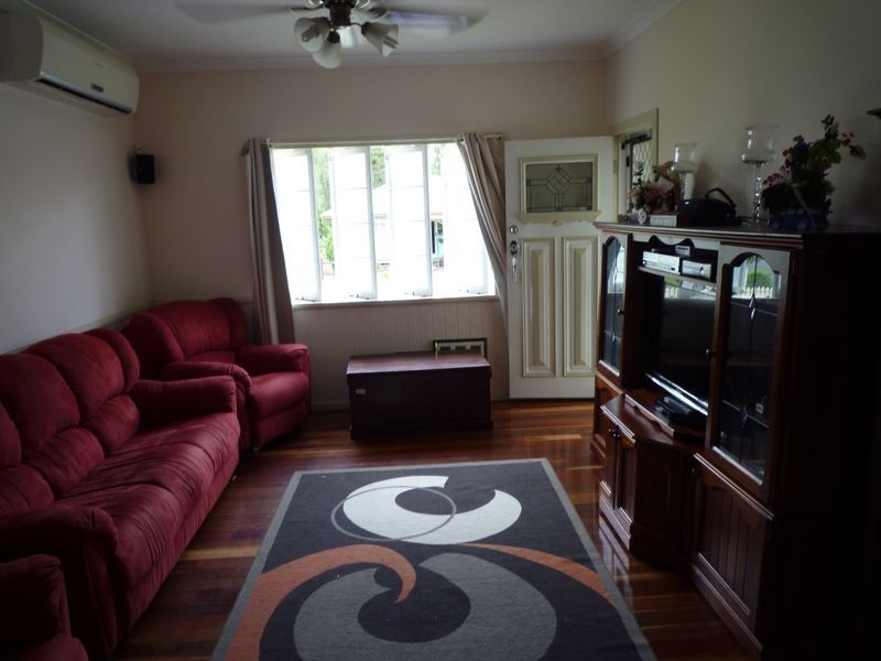 16 Vineyard street, One Mile QLD 4305