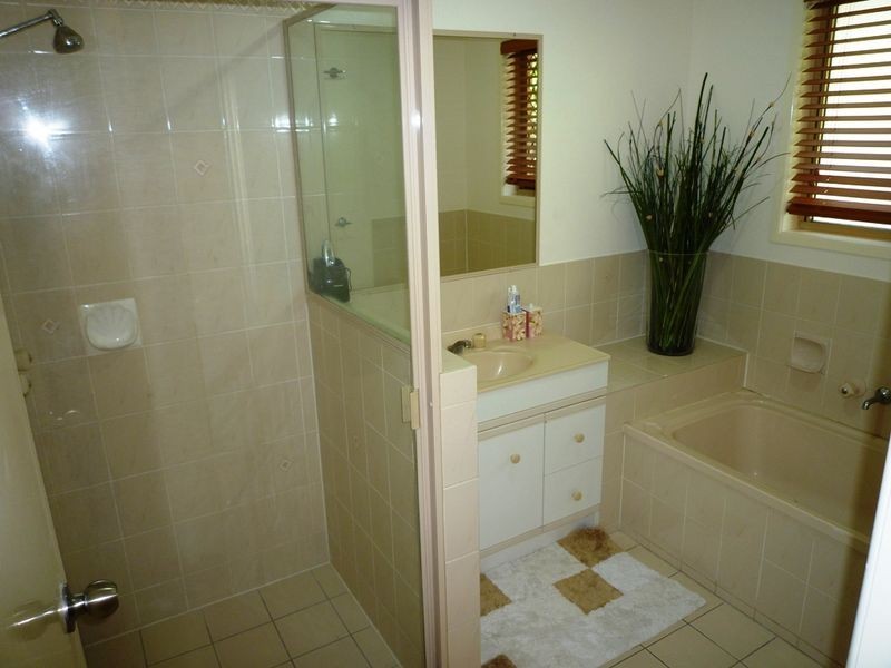 4 Oregon Close, Yamanto QLD 4305