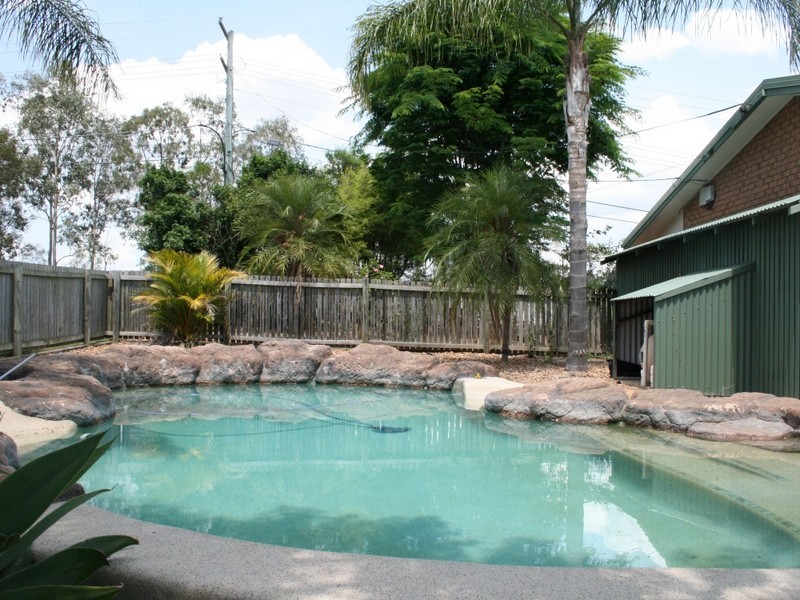 28-30 Hall Street, Yamanto QLD 4305