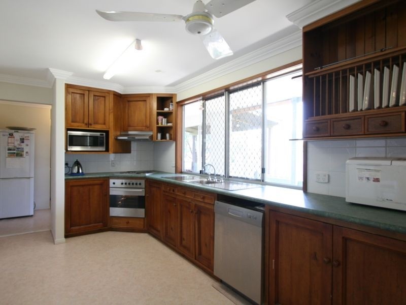 28-30 Hall Street, Yamanto QLD 4305