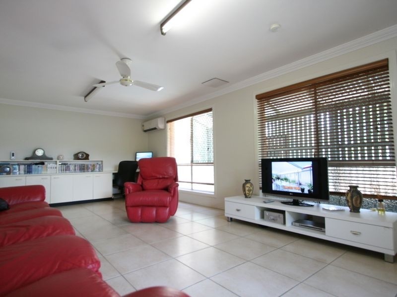 28-30 Hall Street, Yamanto QLD 4305