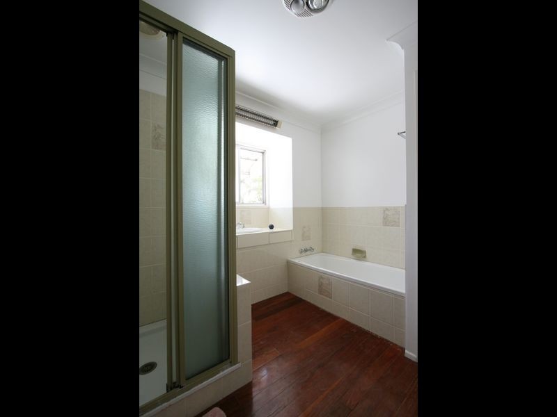 28-30 Hall Street, Yamanto QLD 4305