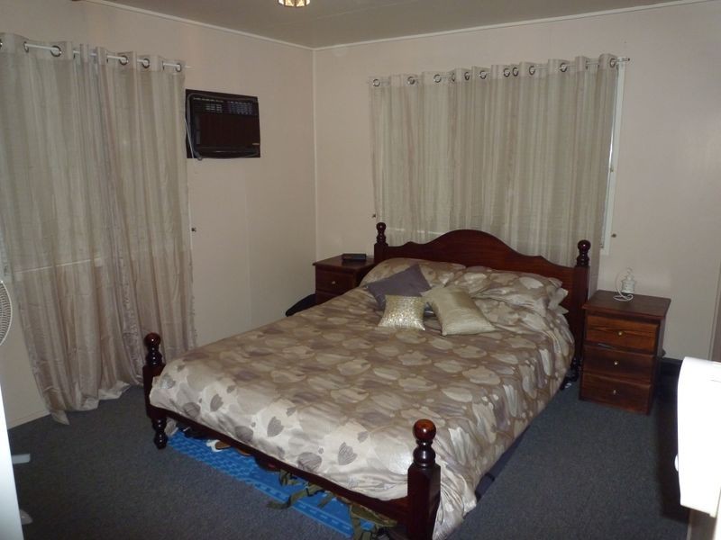 1 Raymond, North Ipswich QLD 4305