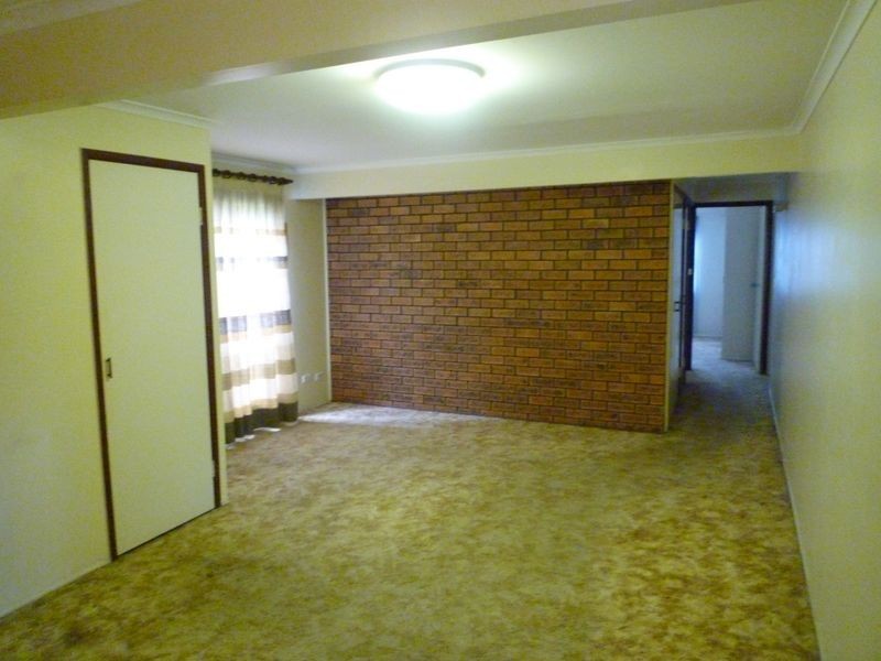 3 Pitceathly, Bundamba QLD 4304