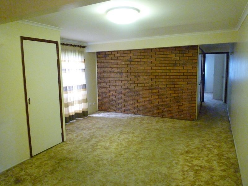 3 Pitceathly, Bundamba QLD 4304