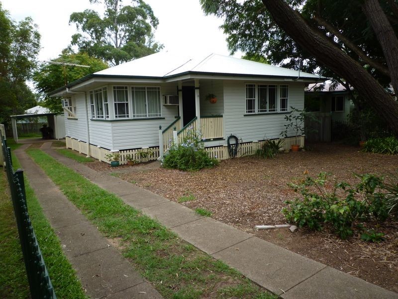 10 Baillieston, Leichhardt QLD 4305