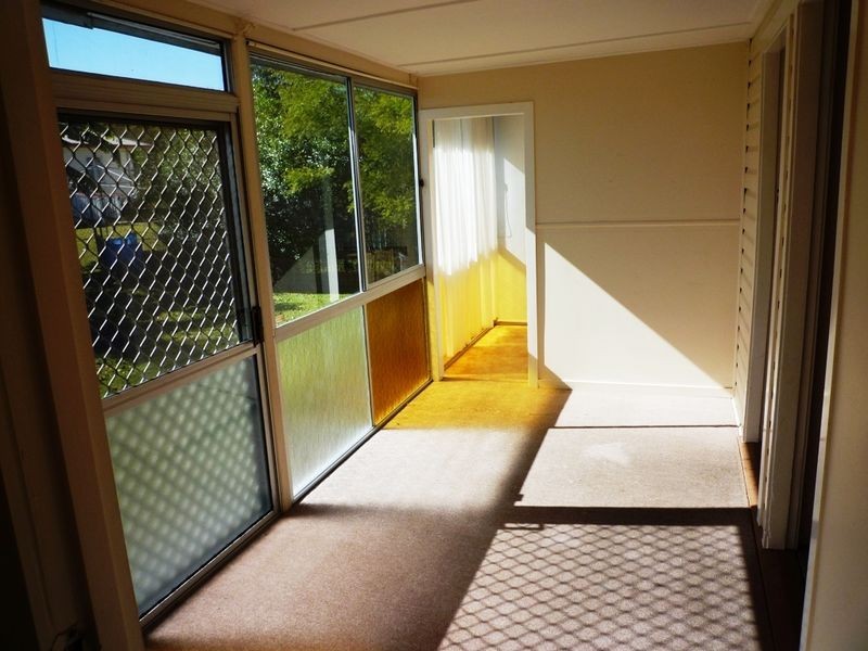 6 Huish Street, Eastern Heights QLD 4305