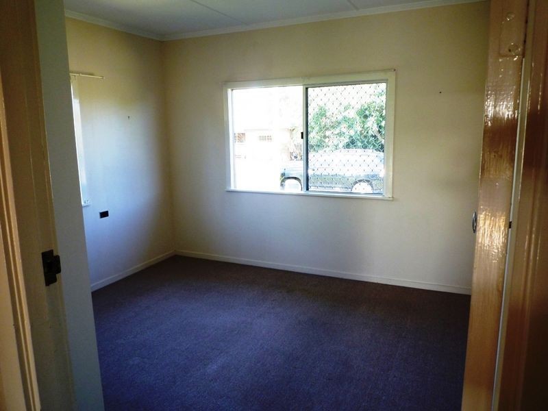 6 Huish Street, Eastern Heights QLD 4305